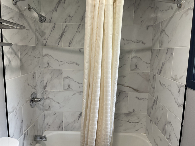 Bathroom 7