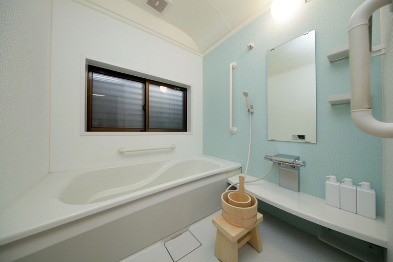 Bathroom 3, Asakusa -Chaka-, Taitō