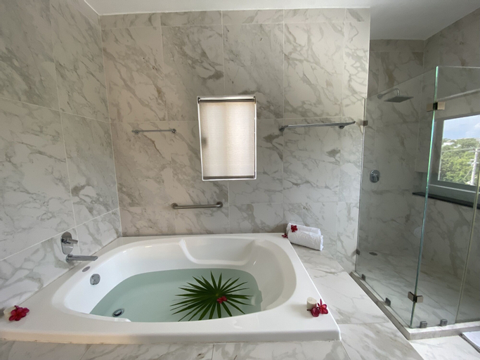 Bathroom 24