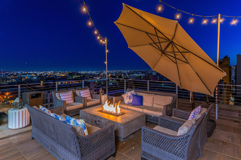 Food & Drinks 5, Oneluxstay At HWH LA Downtown, Los Angeles