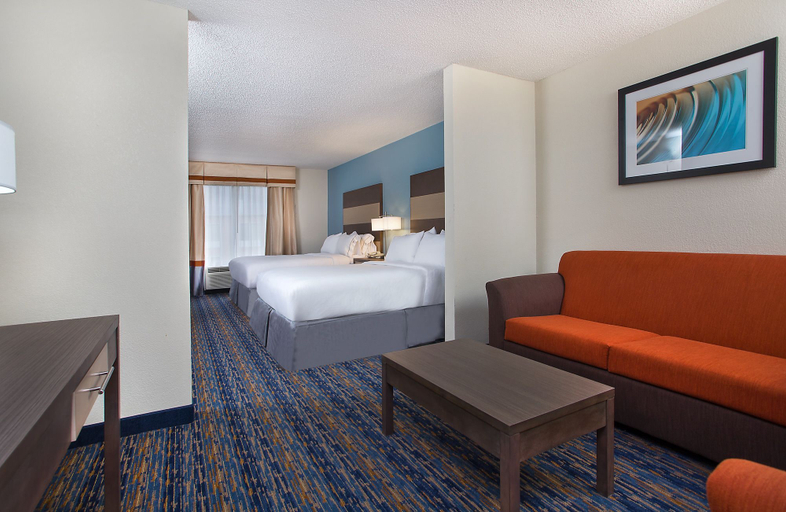 Bedroom 5, Holiday Inn Express BEREA by IHG, Madison