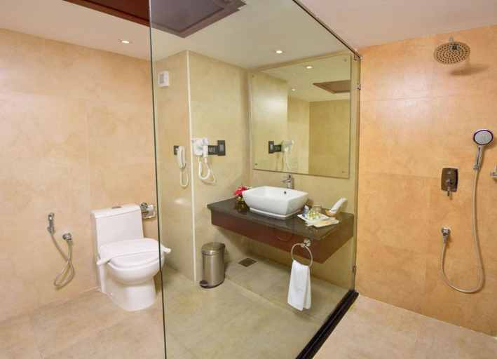Bathroom 5, Classic Sarovar Portico Thiruvananthapuram, Thiruvananthapuram