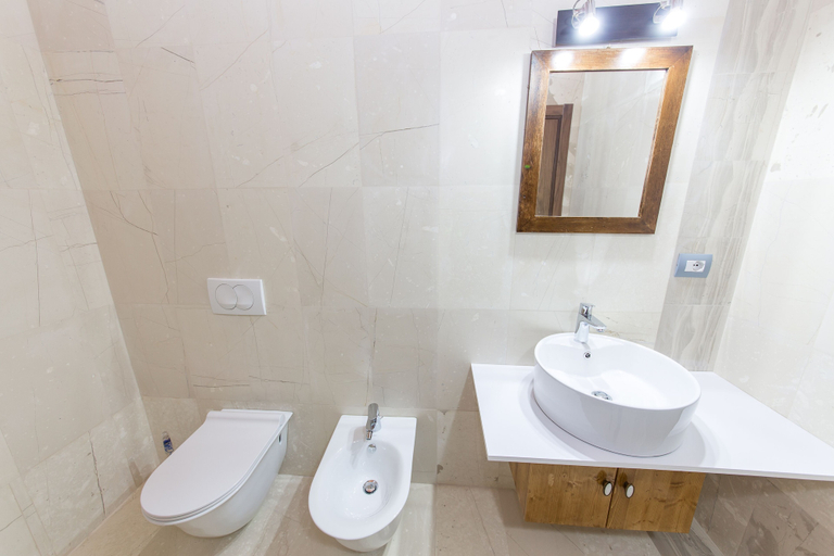 Bathroom 4, Hotel Onufri, Beratit