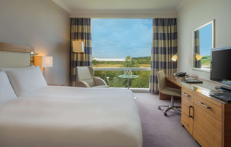 Bedroom 3, Hilton Reading Hotel, Wokingham