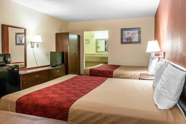 Bedroom 3, Econo Lodge Seymour, Jackson