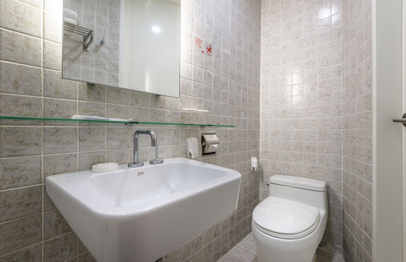 Bathroom 5, Aimi Jeju Beach Hotel Hamdeok W, Jeju