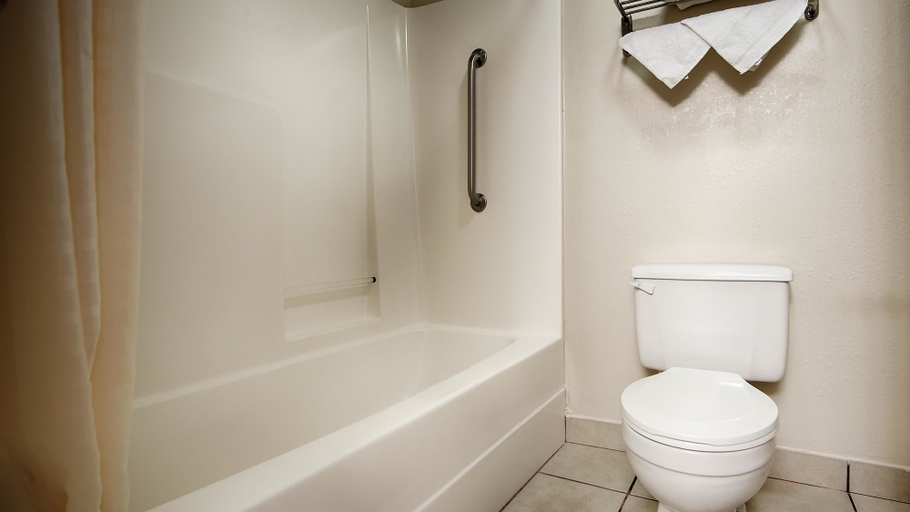 Bathroom 4, Best Western Paris Inn, Bourbon