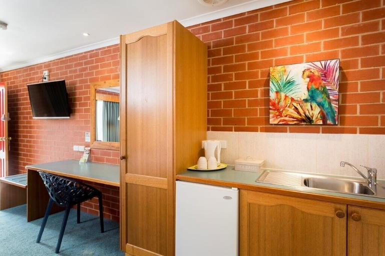 Others 4, Yackandandah Motor Inn, Indigo - Pt A
