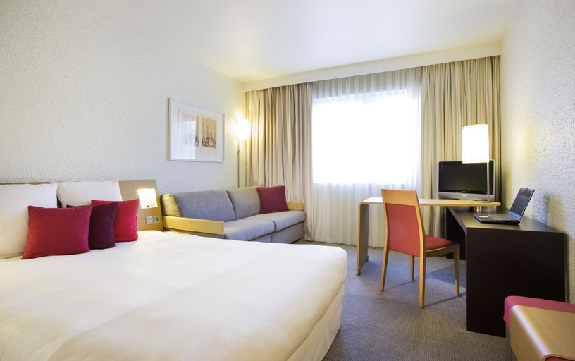 Bedroom 4, Mercure Paris Le Bourget Hotel, Seine-Saint-Denis