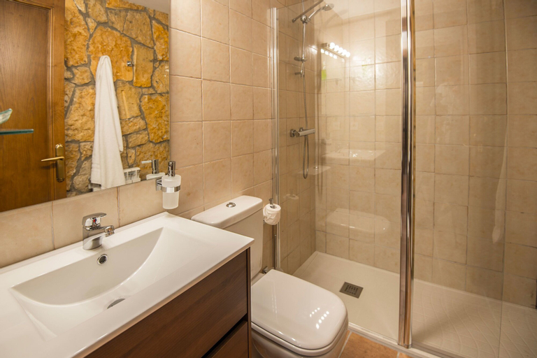 Bathroom 4