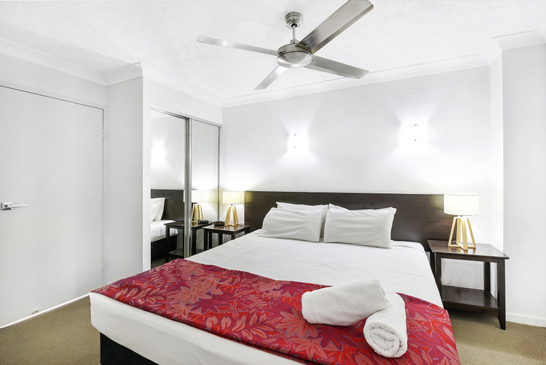 Bedroom 3, Broadbeach Travel Inn Apartments, Gold Coast