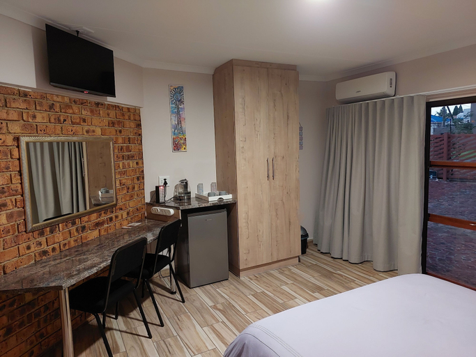 Bedroom 5, Astoni, Sedibeng