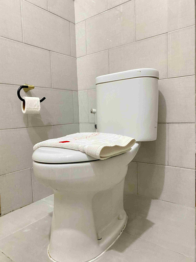 Bathroom 5, Mantra @ Anderson Apartment, Surabaya