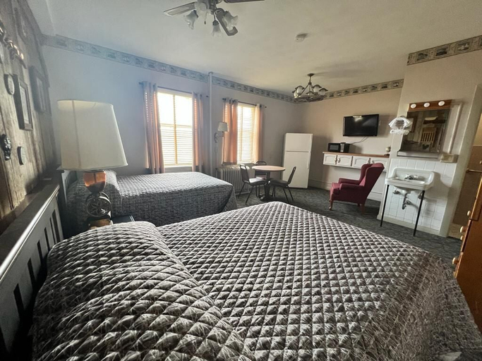 Bedroom 5, Canfield Hotel, Dubuque