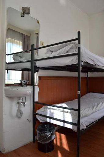 Bedroom 5, Hotel Continental Amsterdam, Amsterdam