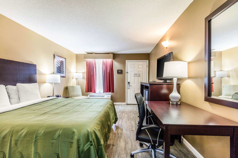 Bedroom 3, Quality Inn Bessemer I-20 exit 108, Jefferson
