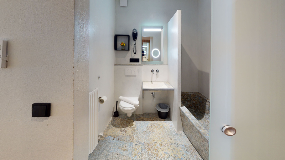 Bathroom 3, Hotel Adler, Hallein