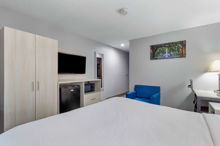 Bedroom 3, Days Inn by Wyndham Savannah Gateway I-95, Chatham