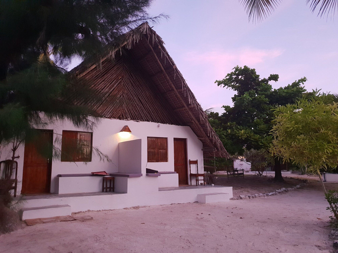Exterior & Views 2, Kilimani Kwetu Beach Hotel, Kusini