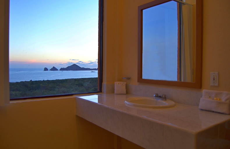 Bathroom 3, Sunrock Hotel and Suites, La Paz