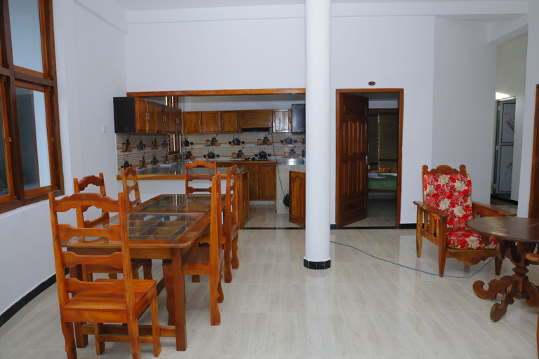 Others 5, Amis hotel, Jaffna