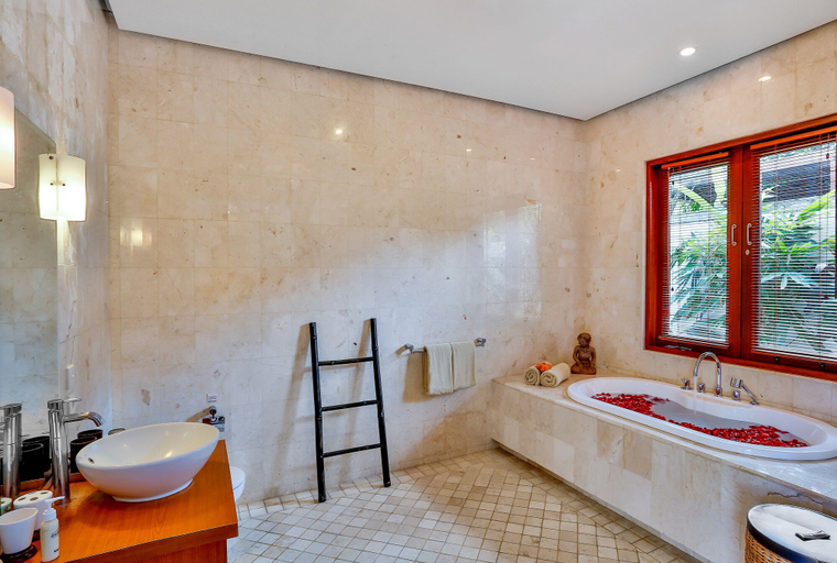 Bathroom 4, The Residence Seminyak, Badung