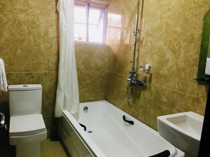 Bathroom 4, De Brit Hotel, Ikpoba-Okha