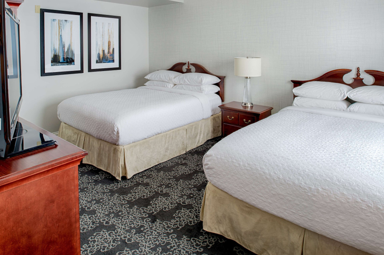 Bedroom 3, Embassy Suites by Hilton Portland Downtown, Multnomah