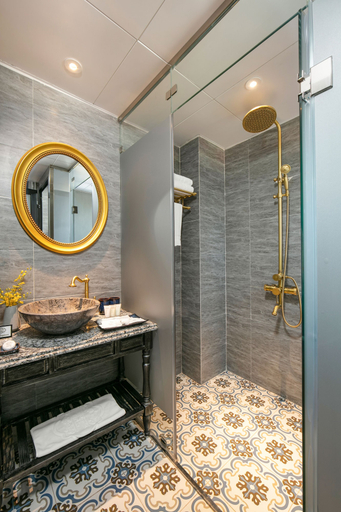 Bathroom 5, Shining Central Hotel & Spa, Hoàn Kiếm