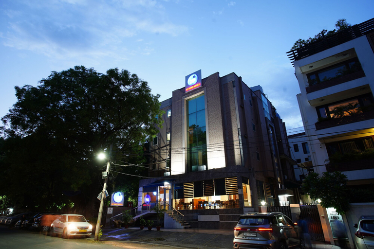 Exterior & Views 2, Zip By Spree Hotels Delhi Greater Kailash, Delhi