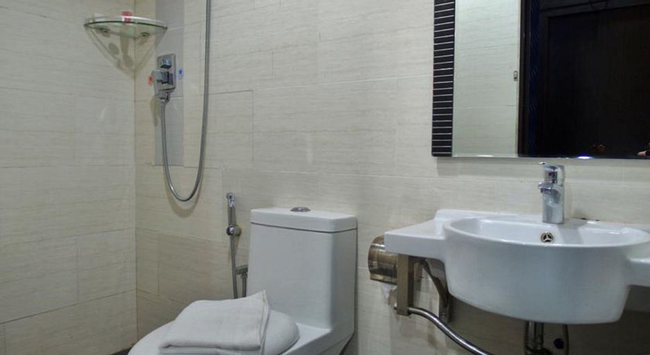 Bathroom 4