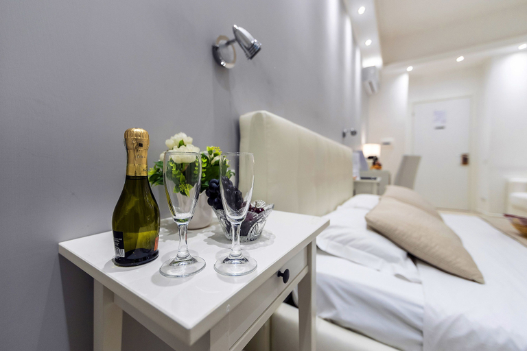 Bedroom 3, Bella Roma Luxury Accomodation, Roma