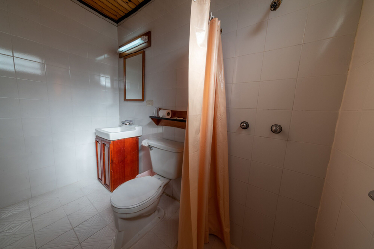 Bathroom, Hotel del Campo, Quetzaltenango