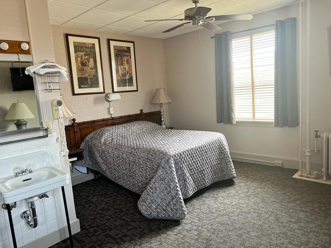 Sport & Beauty 4, Canfield Hotel, Dubuque