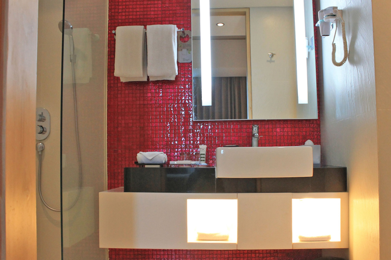 Bathroom 10