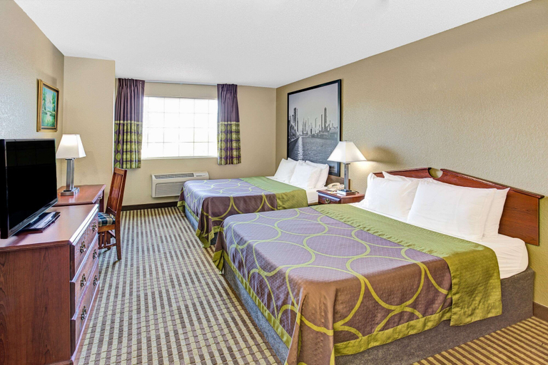 Bedroom 4, Super 8 by Wyndham Gurnee, Lake