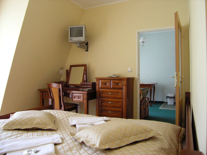 Bedroom 3, Hotel Modena, Karlovy Vary