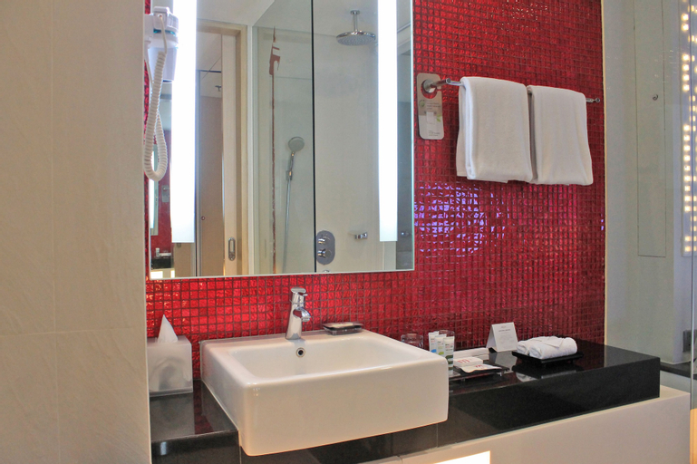 Bathroom 11