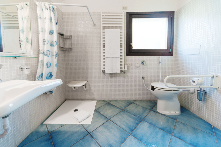 Bathroom 5, Hotel Santa Gilla, Cagliari