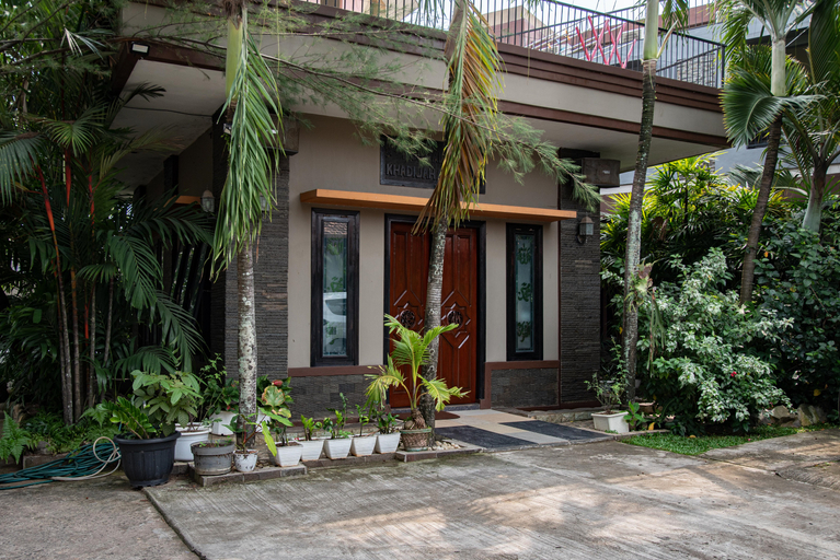 Exterior & Views 2, OYO 92588 Grand Lie Cost Syariah, Palembang