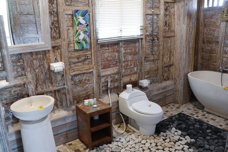 Bathroom 22