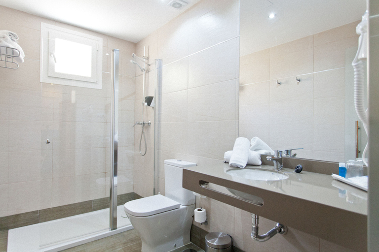 Bathroom 5, Hotel Porcel Sabica, Granada