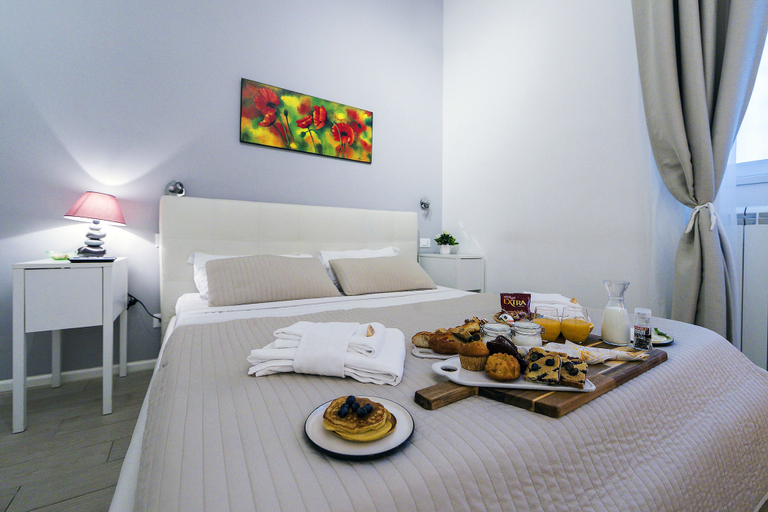 Bedroom 4, Bella Roma Luxury Accomodation, Roma