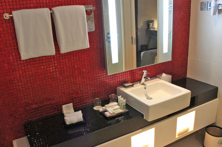 Bathroom 13