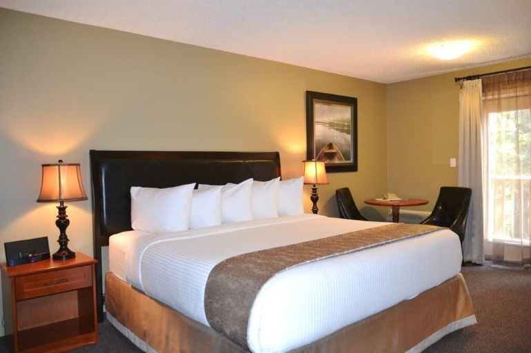 Bedroom 2, Village Creek Country Inn, Division No. 11