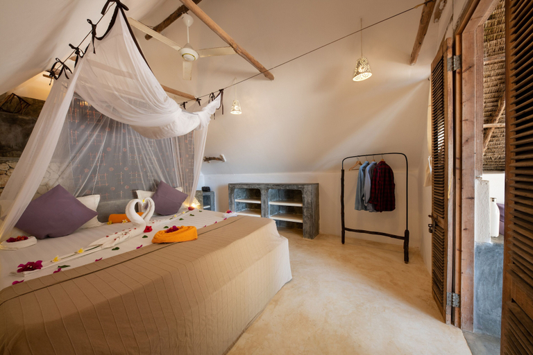 Bedroom 3, Nur Beach Hotel, Kusini