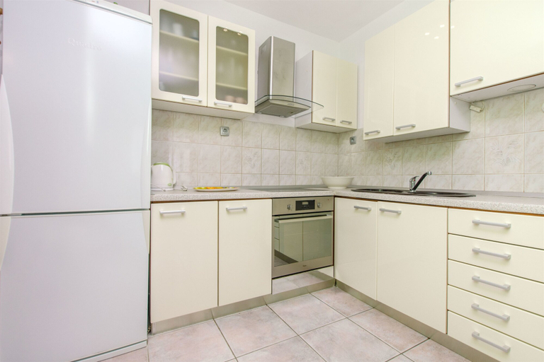 Others 5, Apartments Fani, Bol