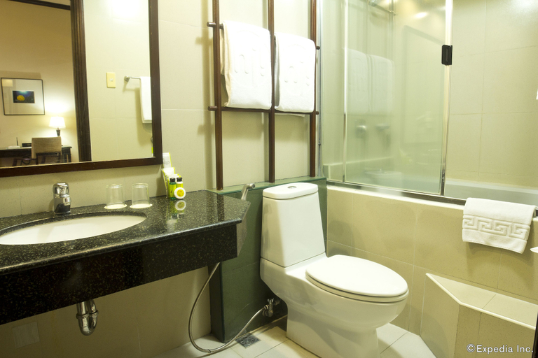 Bathroom 5, Parque Espana Residence Hotel, Muntinlupa