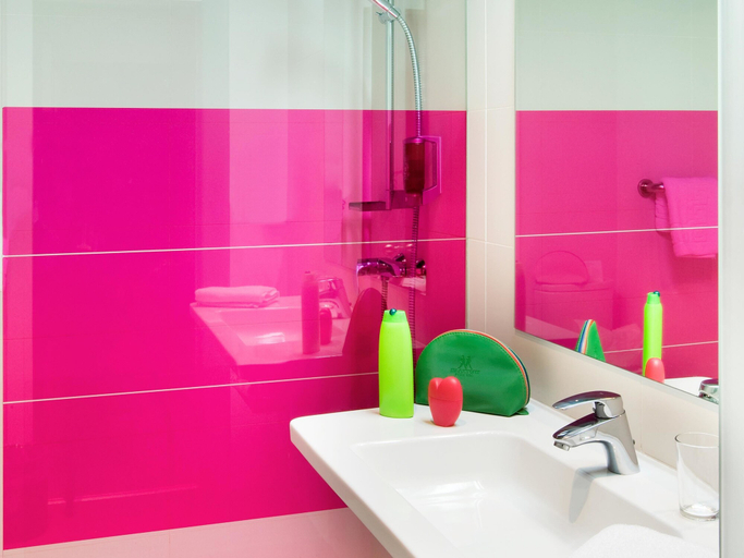 Bathroom 4, ibis Styles Madrid Prado, Madrid