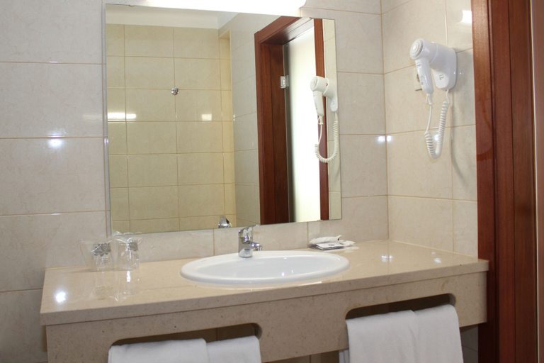Bathroom 3, Pinhal do Sol, Loulé